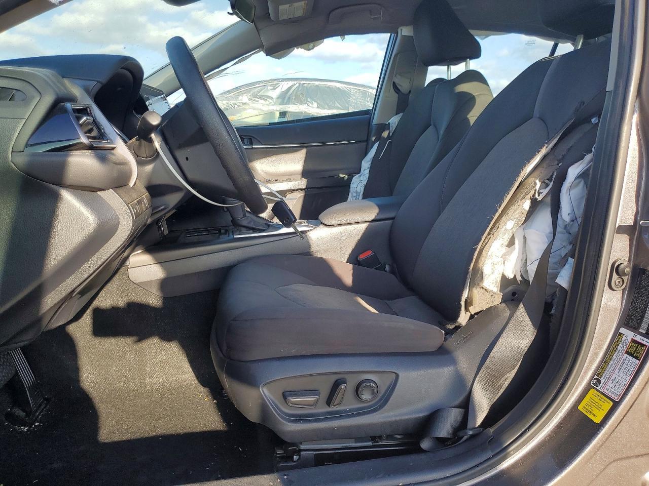 2024 Toyota Camry Le - zdjęcie 7