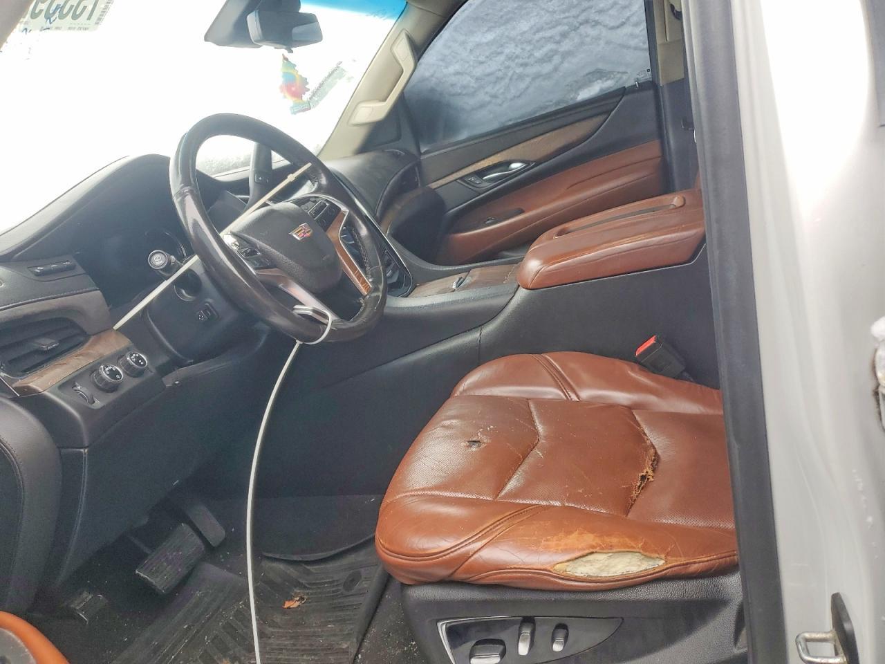 2017 Cadillac Escalade Luxury - zdjęcie 7