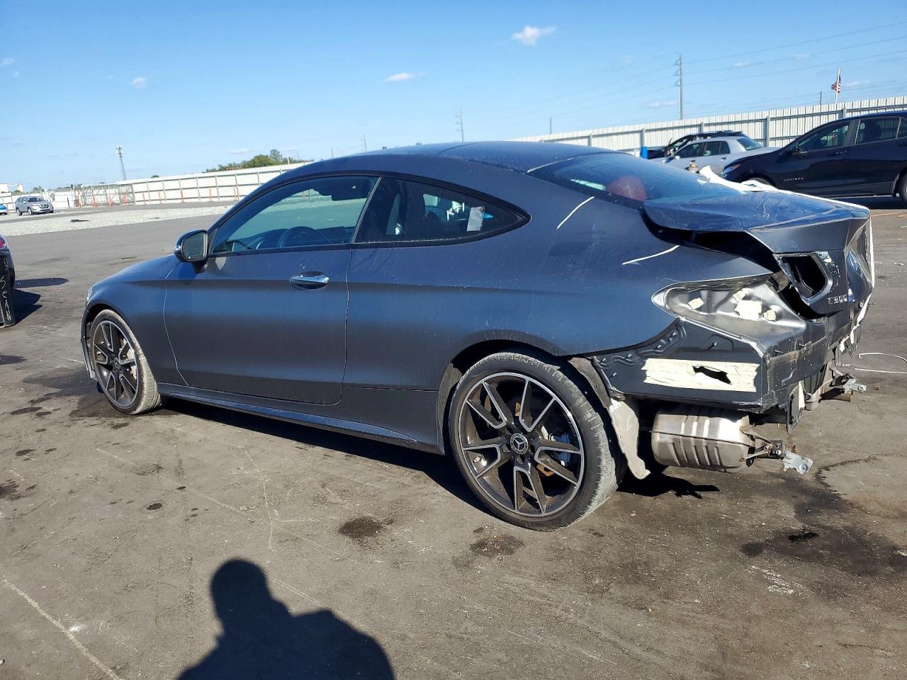 2022 Mercedes-Benz C 300 - zdjęcie 2