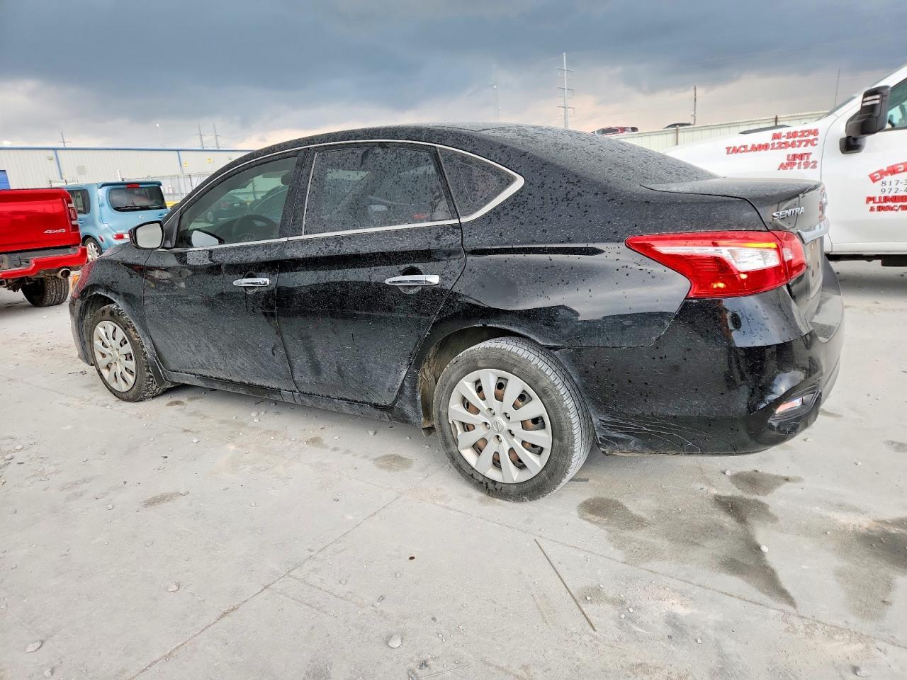 2019 Nissan Sentra S - zdjęcie 2