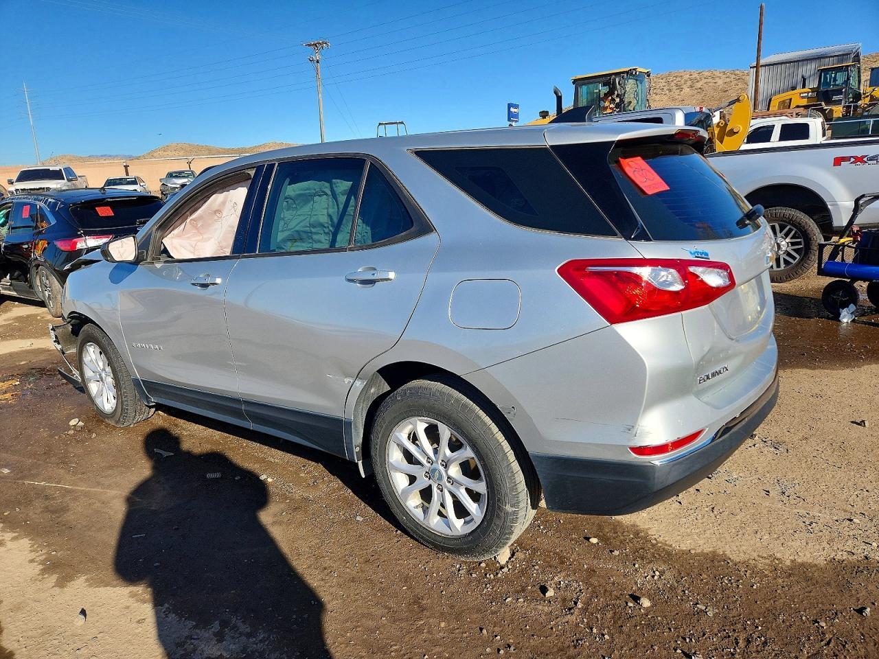 2018 Chevrolet Equinox Ls - zdjęcie 2