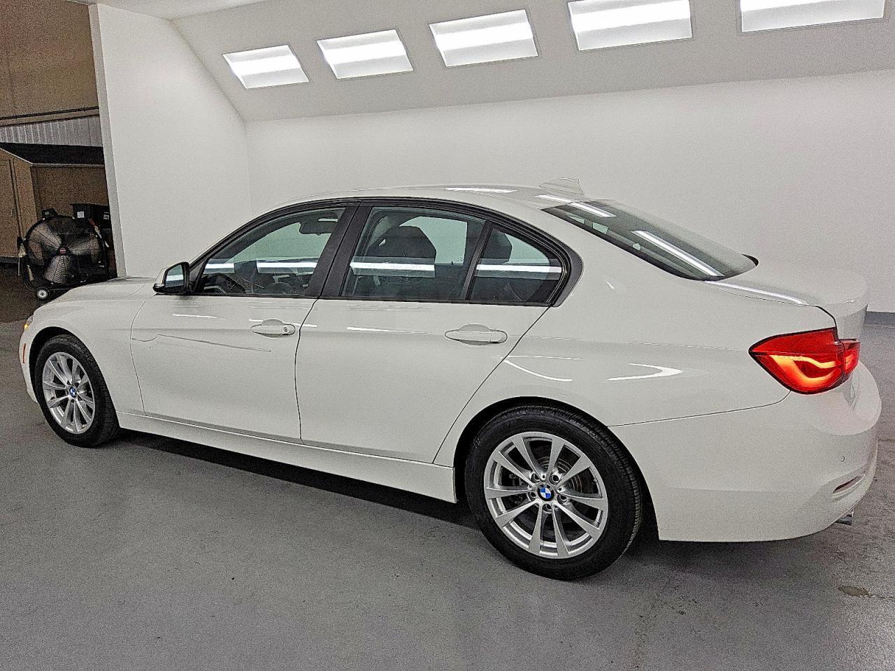 BMW Seria 3 - zdjęcie 2