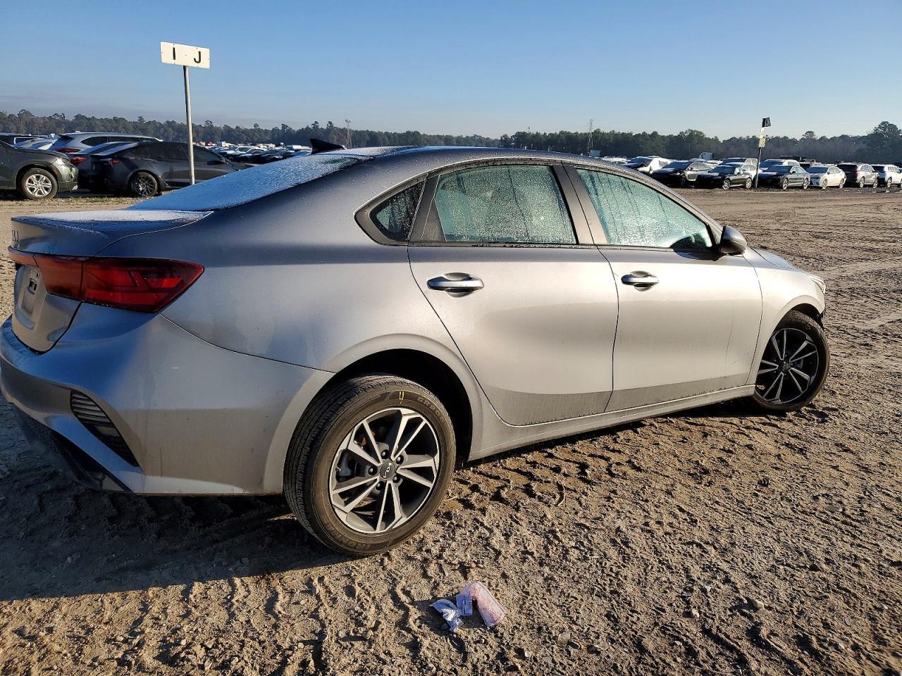 2024 Kia Forte Lx - zdjęcie 3