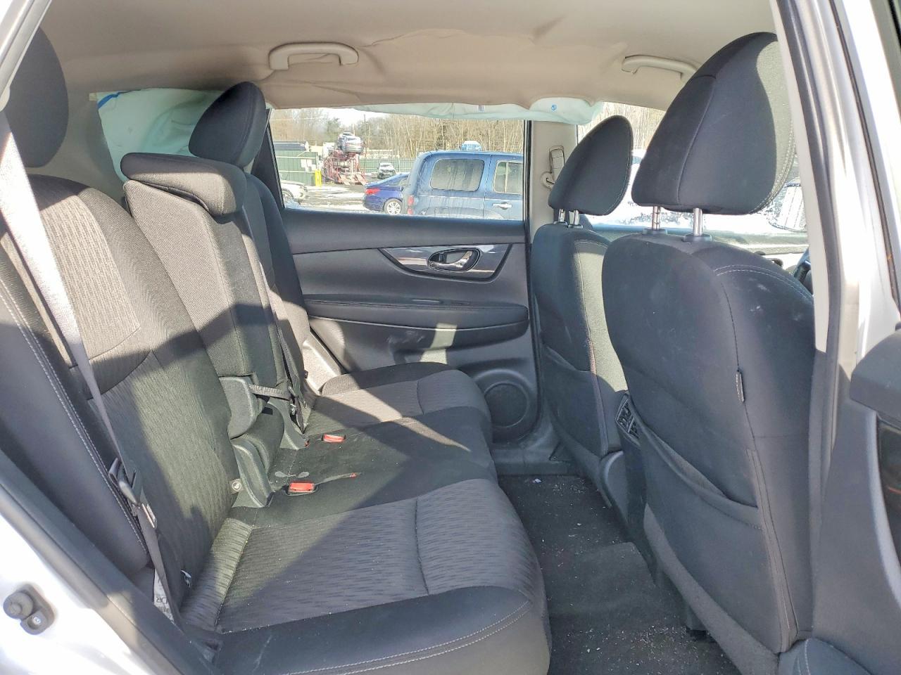 2017 Nissan Rogue S - zdjęcie 11
