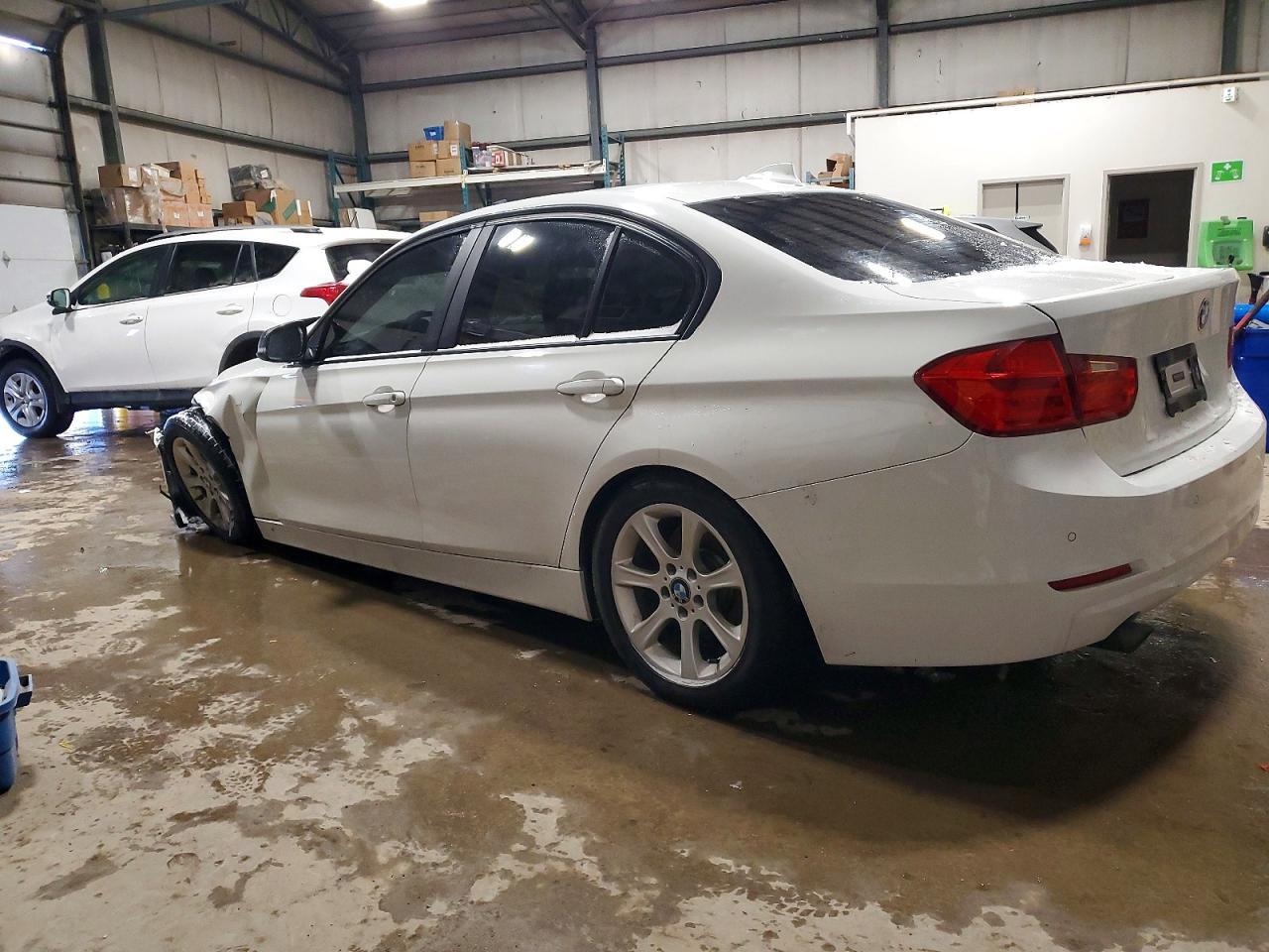 2013 BMW 320 I - zdjęcie 2