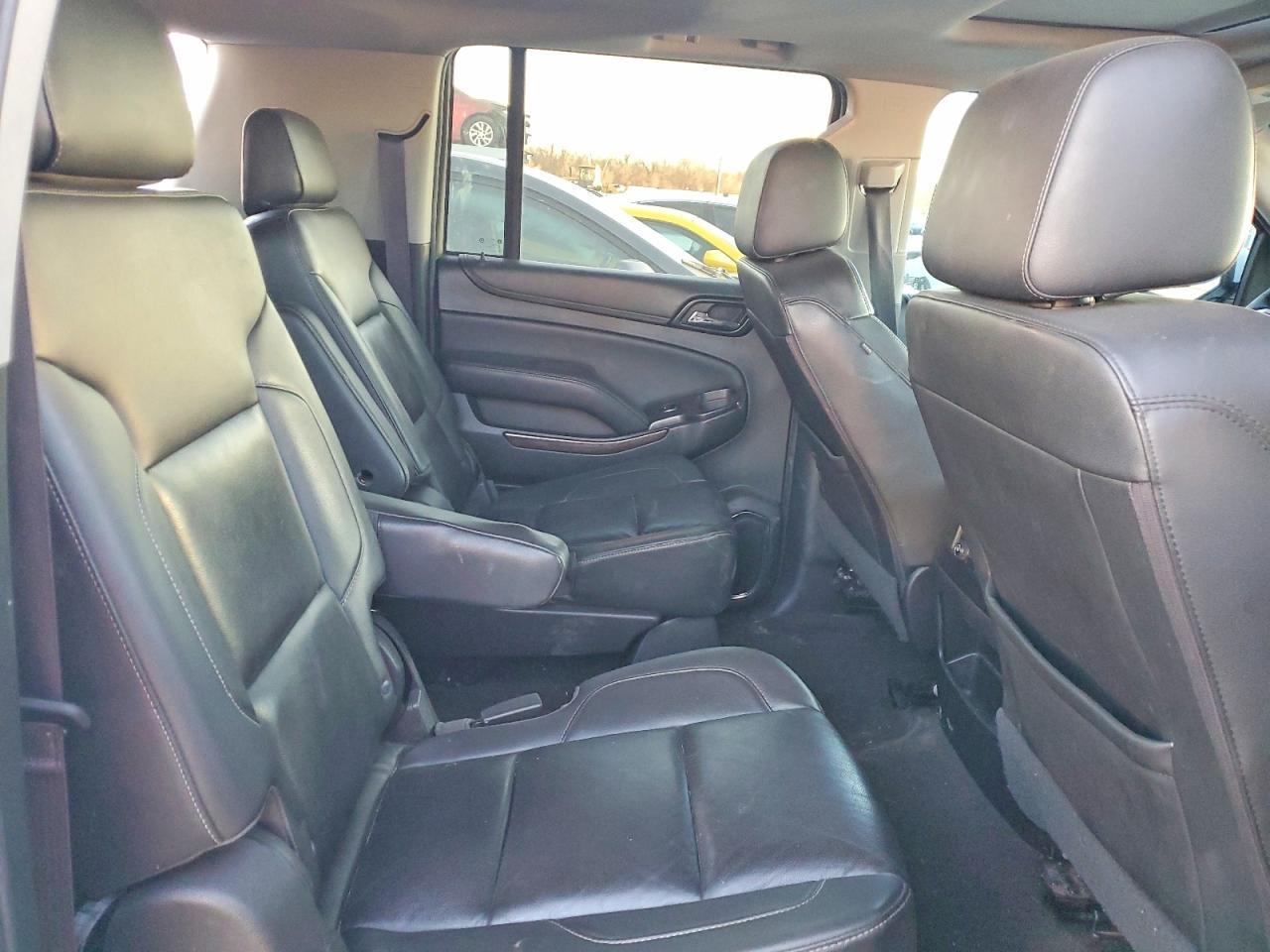 2016 Chevrolet Suburban K1500 Lt - zdjęcie 11
