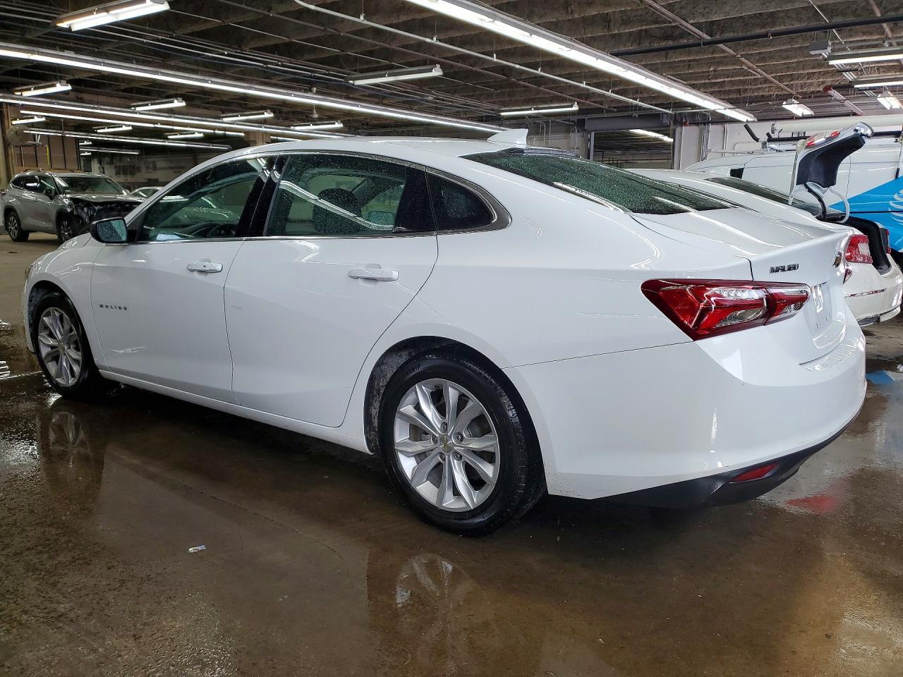 2022 Chevrolet Malibu Lt - zdjęcie 2