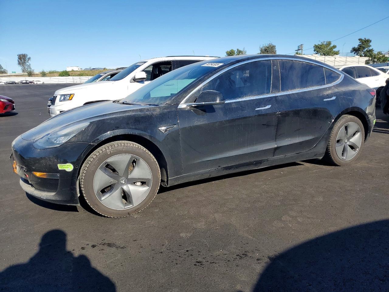 2018 Tesla Model 3 - zdjęcie główne