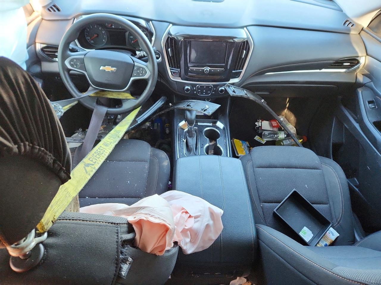 2021 Chevrolet Traverse Ls - zdjęcie 8