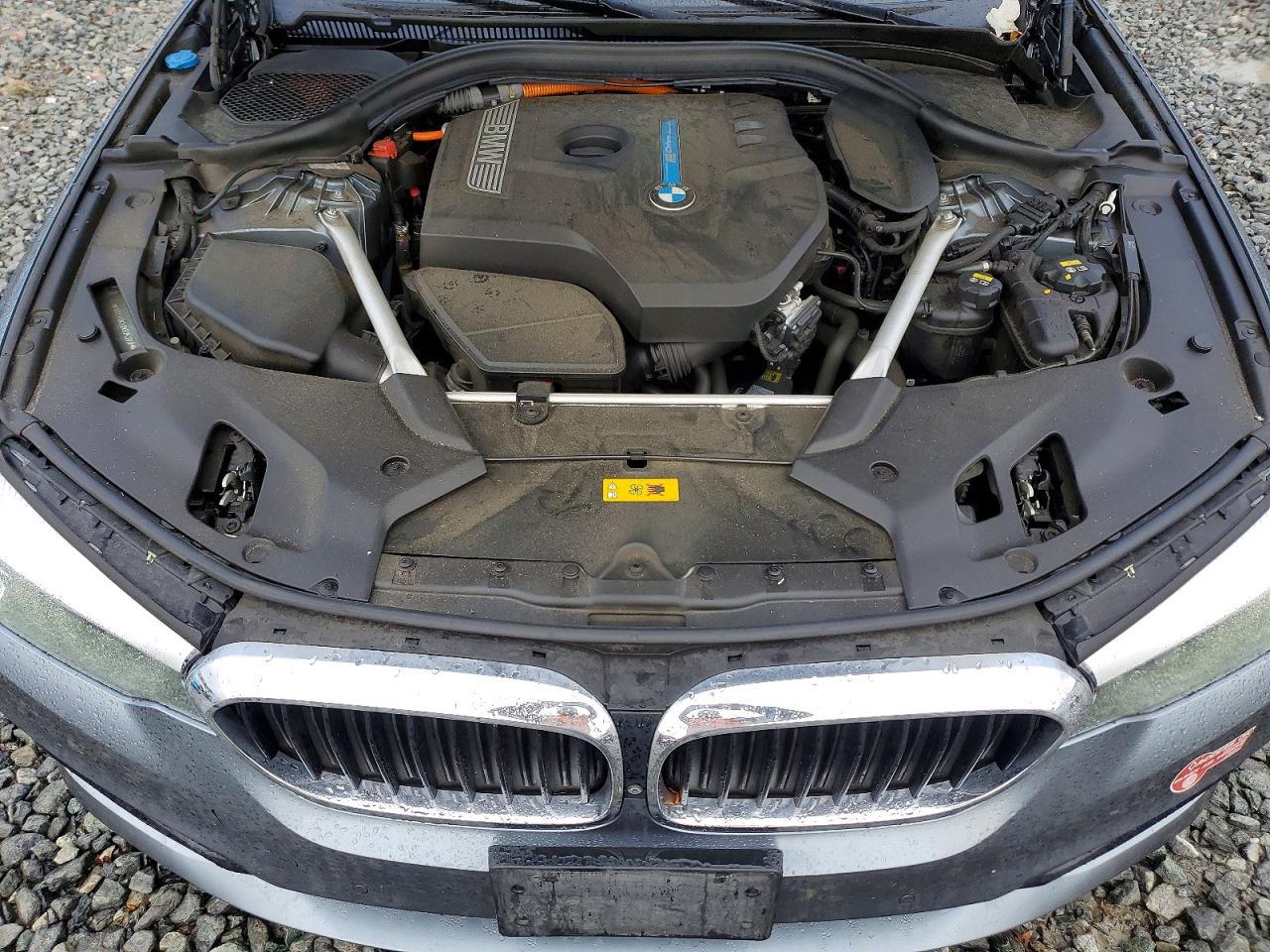 2019 BMW 530E - zdjęcie 11