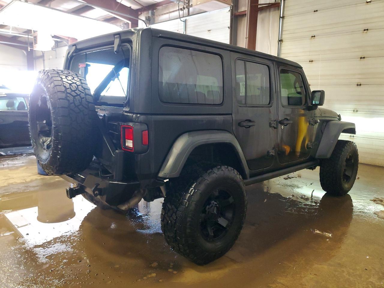 2020 Jeep Wrangler Unlimited Sport - zdjęcie 3