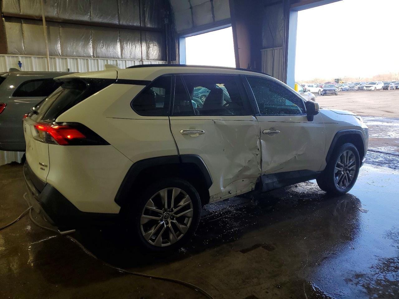 2021 Toyota Rav4 Limited - zdjęcie 3