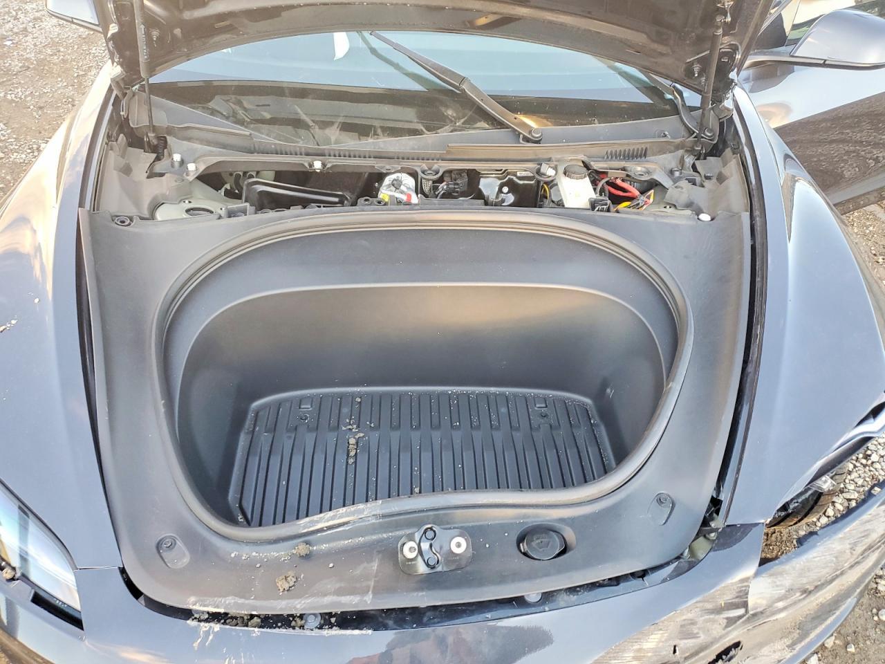 2024 Tesla Model 3 - zdjęcie 11