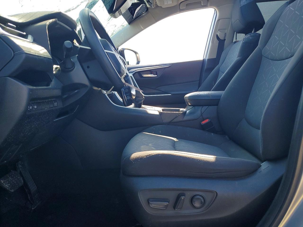 2024 Toyota Rav4 Xle - zdjęcie 7