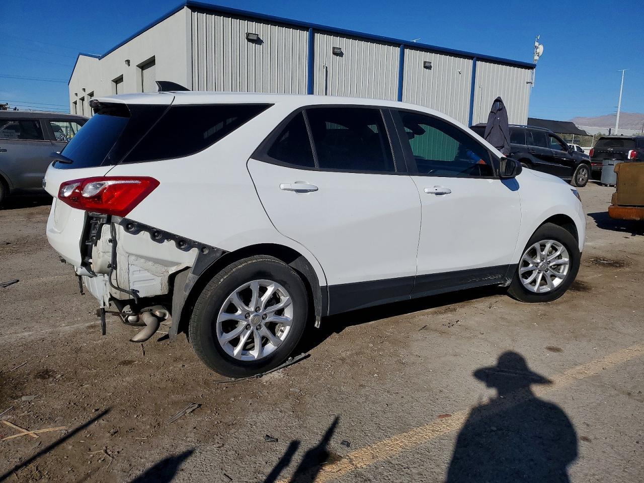 2020 Chevrolet Equinox Ls - zdjęcie 3