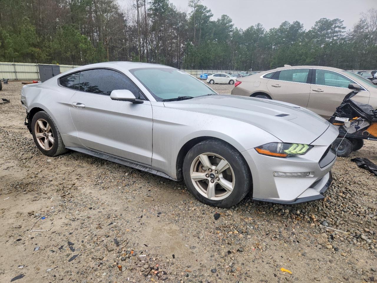 2019 Ford Mustang - zdjęcie 4