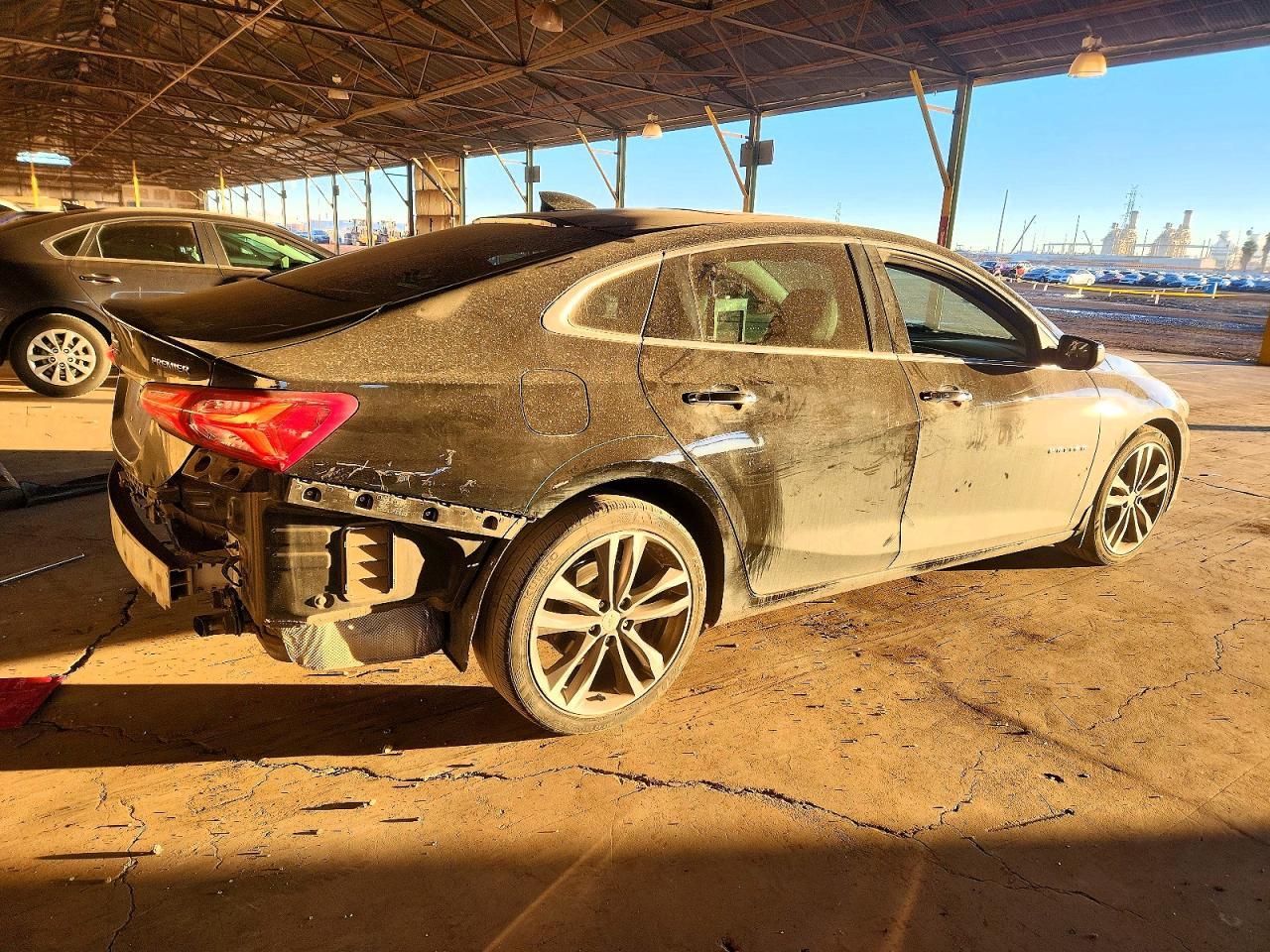 2022 Chevrolet Malibu Premier - zdjęcie 3