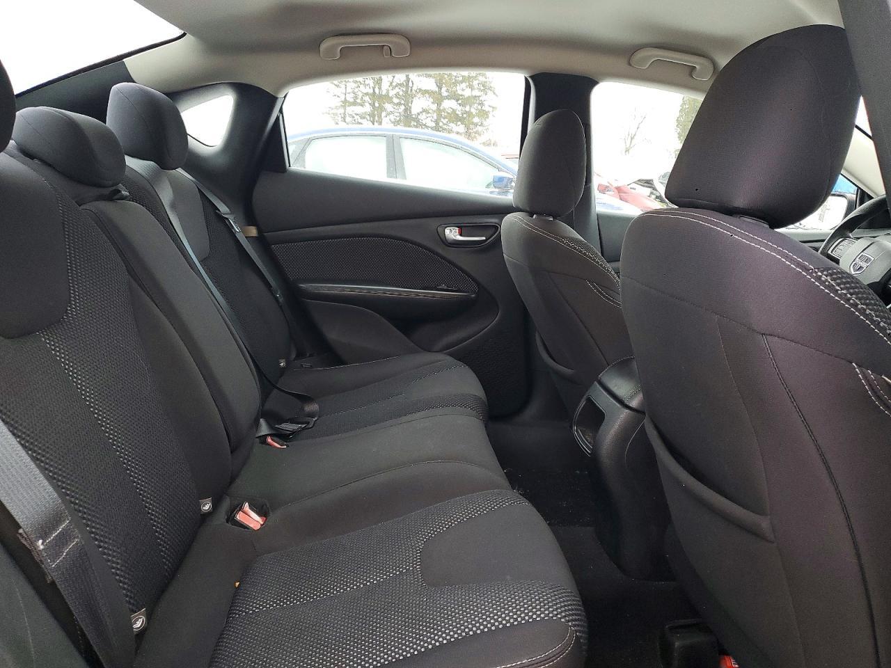 2015 Dodge Dart Sxt - zdjęcie 10