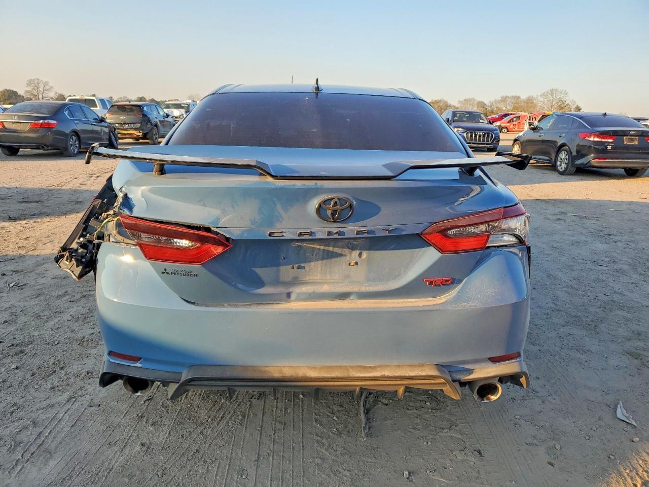 2022 Toyota Camry Trd - zdjęcie 6