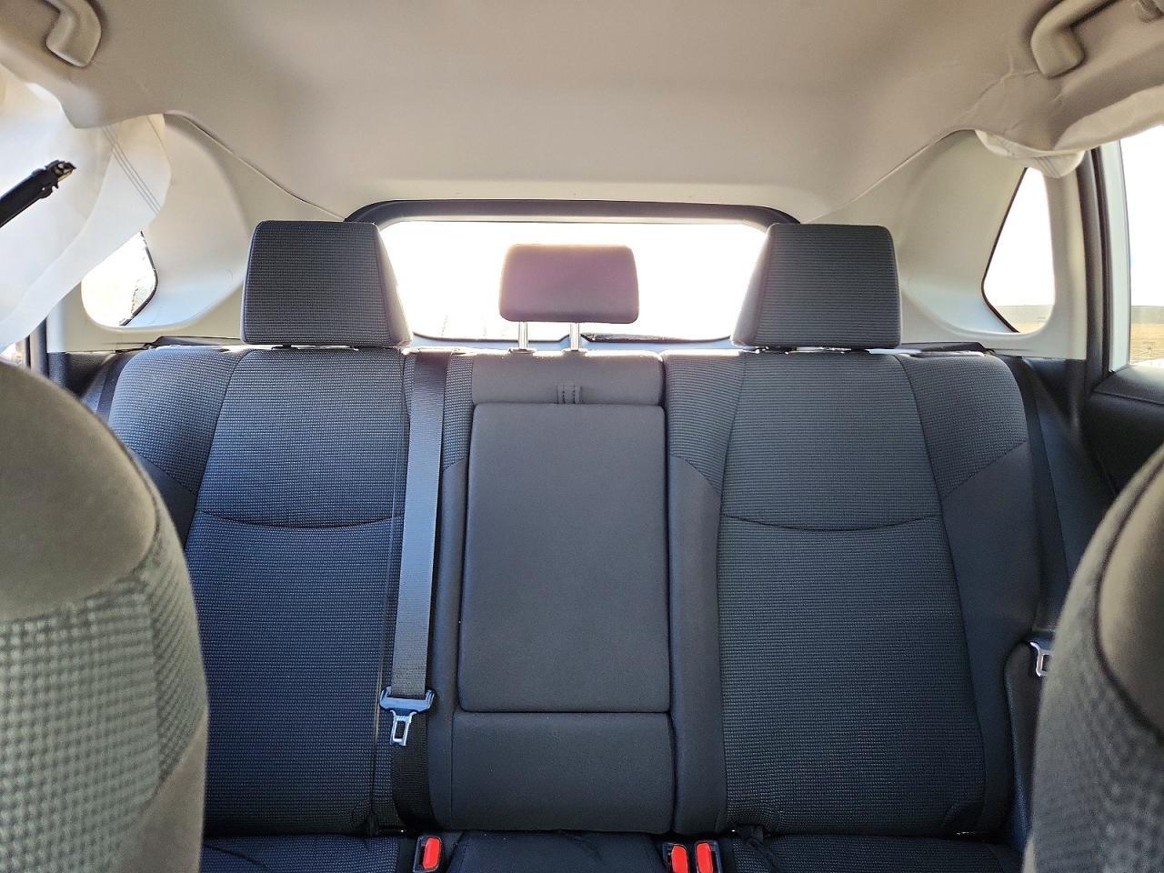 2022 Toyota Rav4 Le - zdjęcie 10