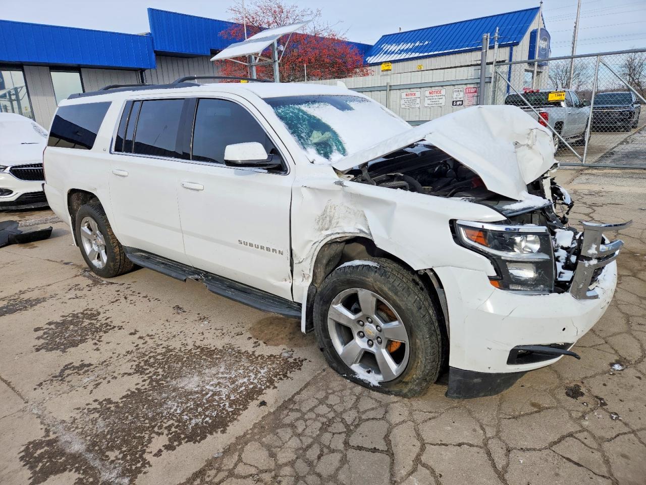 2016 Chevrolet Suburban K1500 Lt - zdjęcie 4