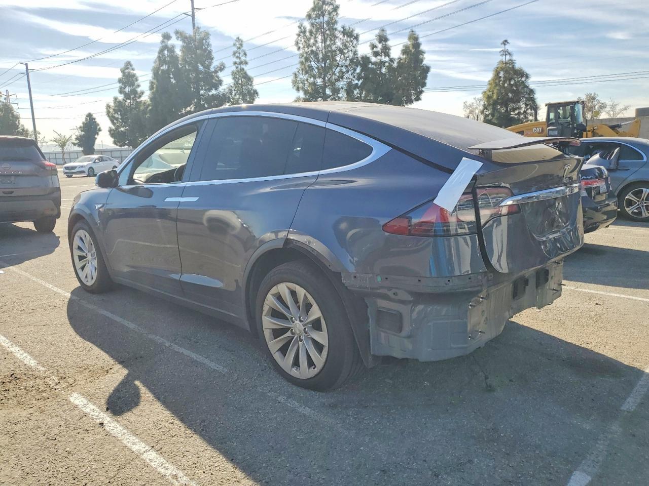 2016 Tesla Model X - zdjęcie 2
