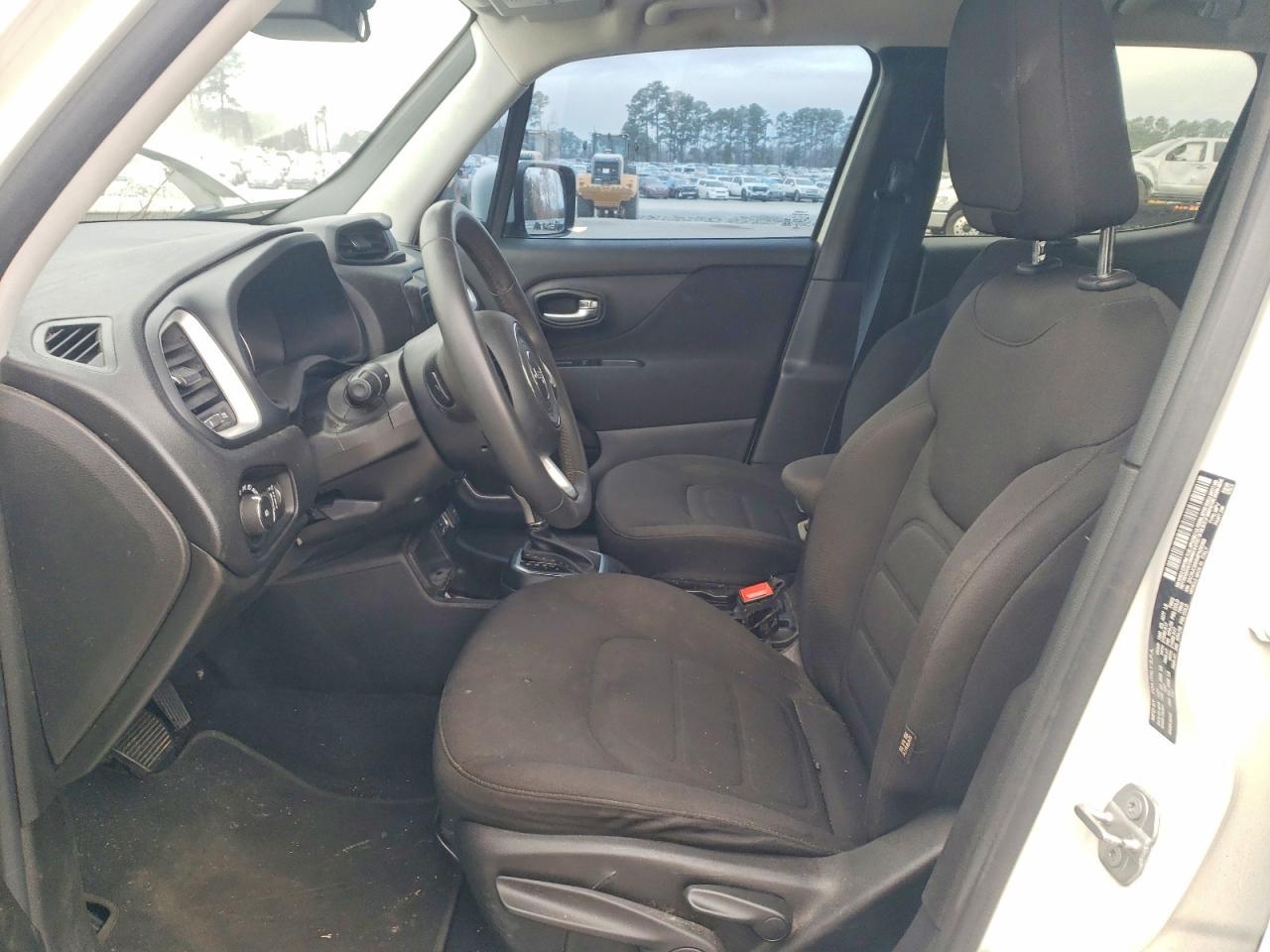 2021 Jeep Renegade Latitude - zdjęcie 7