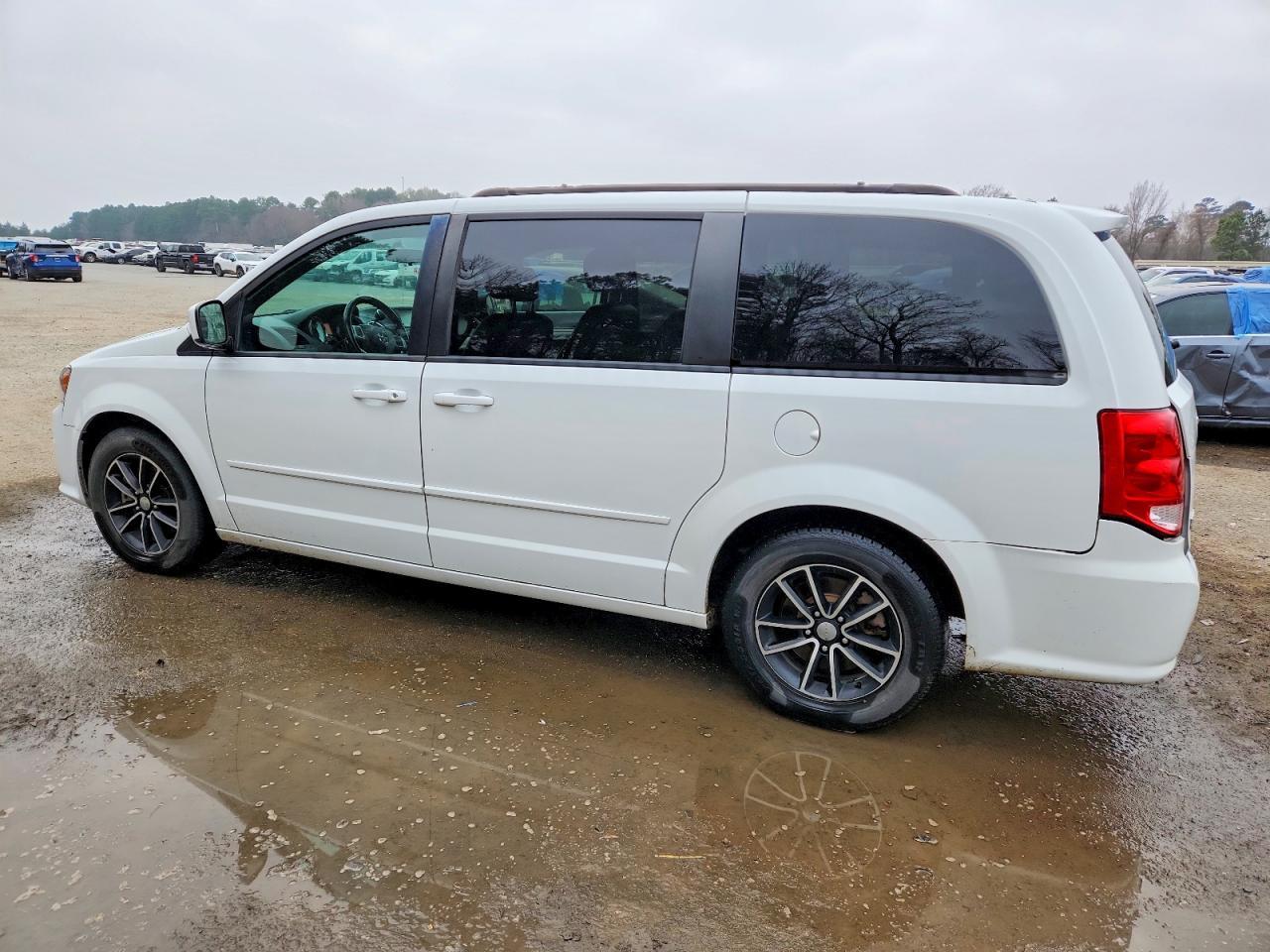 2016 Dodge Grand Caravan R/T - zdjęcie 2