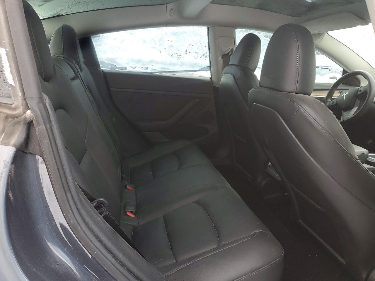 2023 Tesla Model 3 - zdjęcie 10