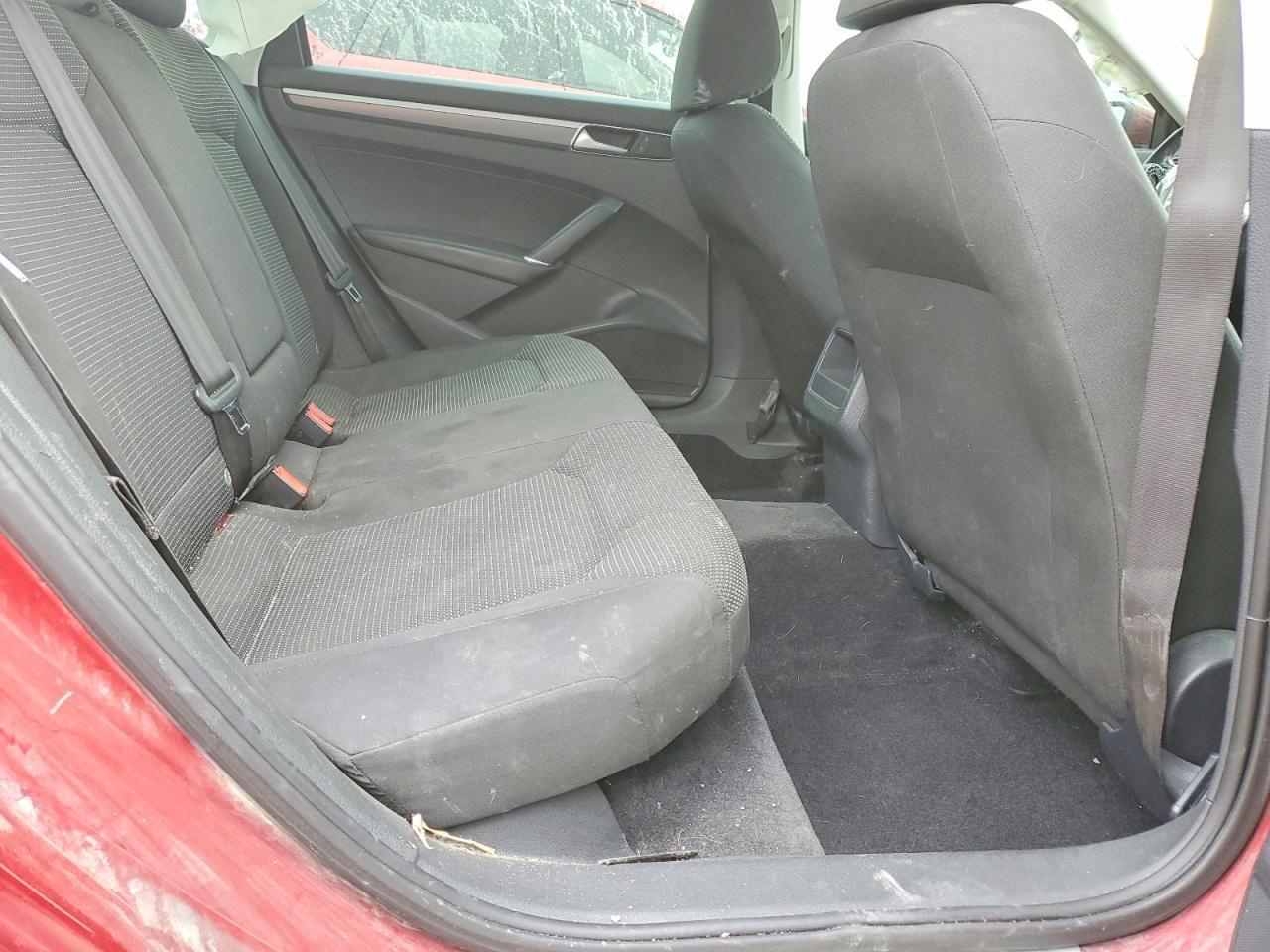 2016 Volkswagen Passat S - zdjęcie 10