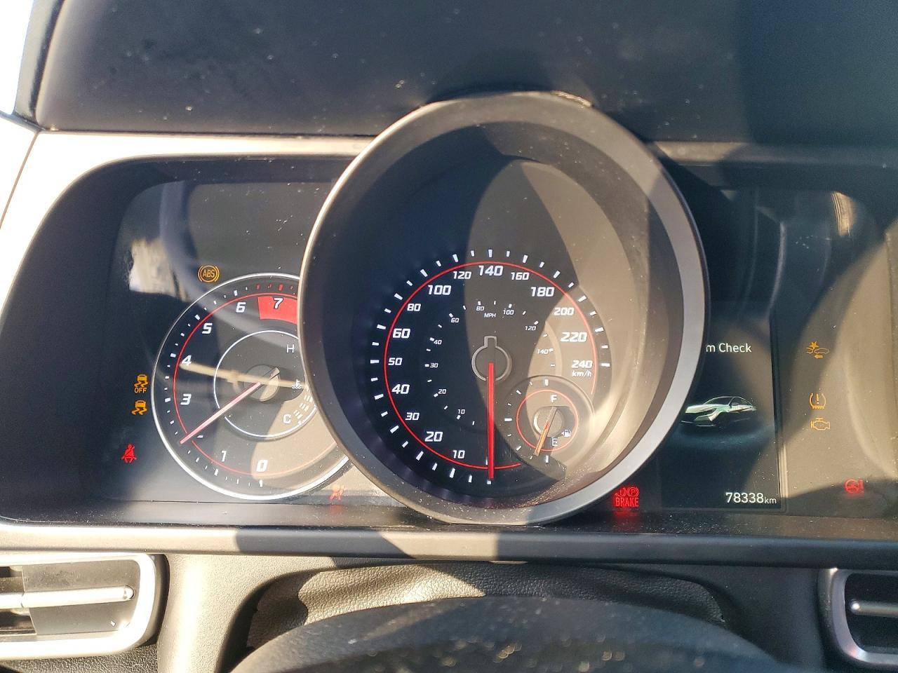 2021 Hyundai Elantra - zdjęcie 9