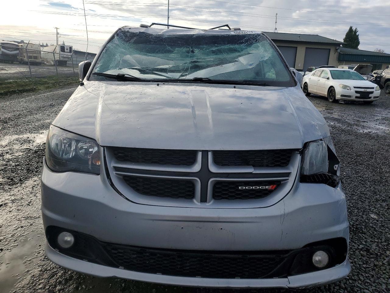 2017 Dodge Grand Caravan Gt - zdjęcie 5
