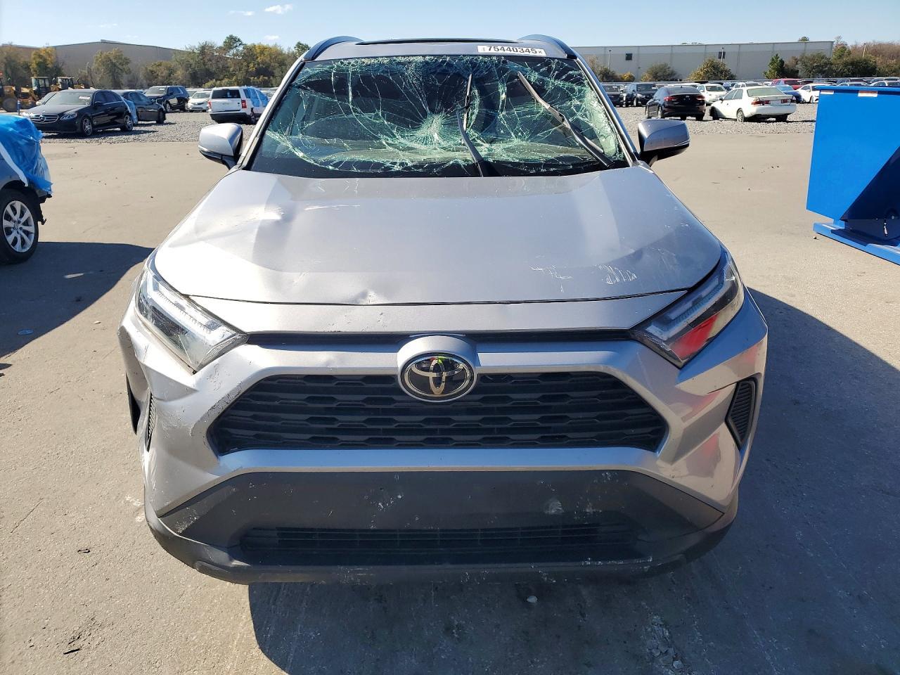 2024 Toyota Rav4 Xle - zdjęcie 5