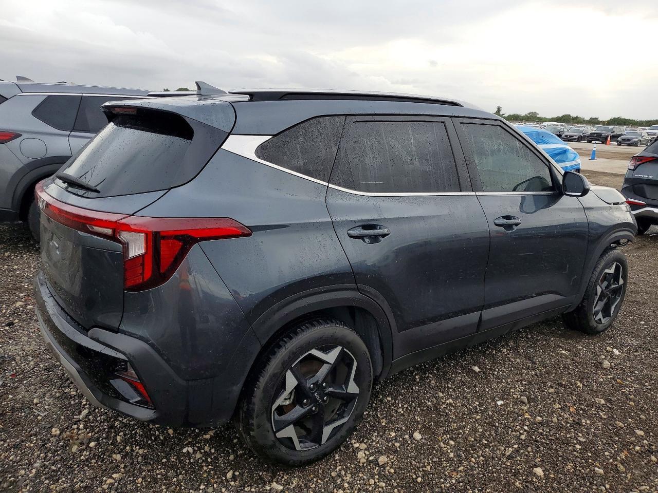 2025 Kia Seltos Ex - zdjęcie 3