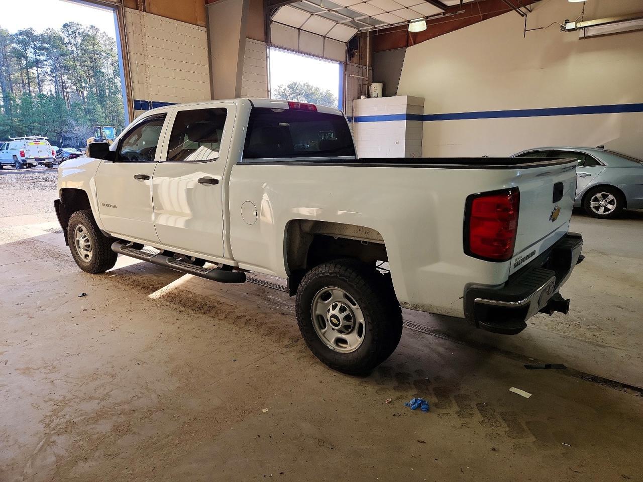 2015 Chevrolet Silverado K2500 Heavy Duty - zdjęcie 2