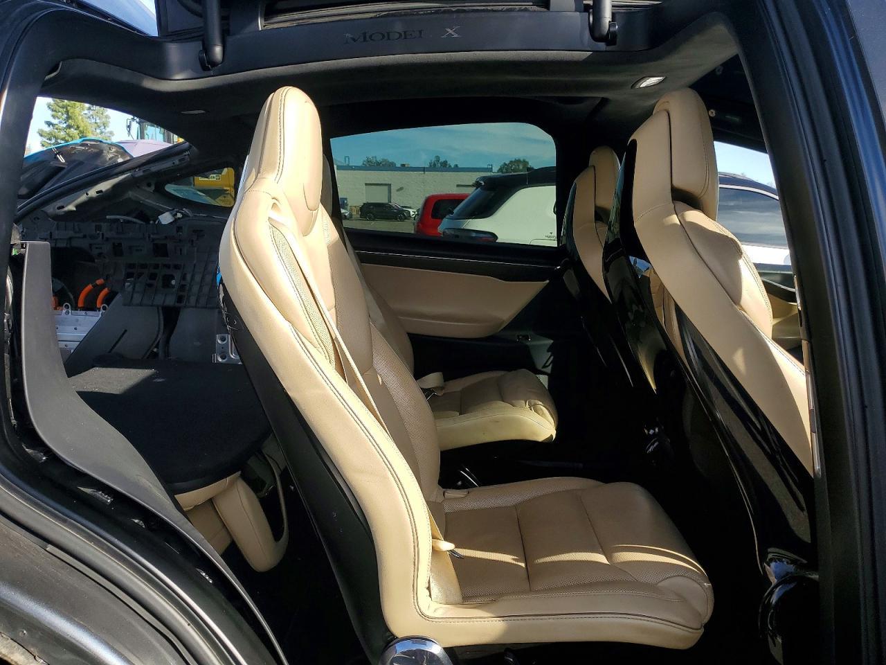 2016 Tesla Model X - zdjęcie 10