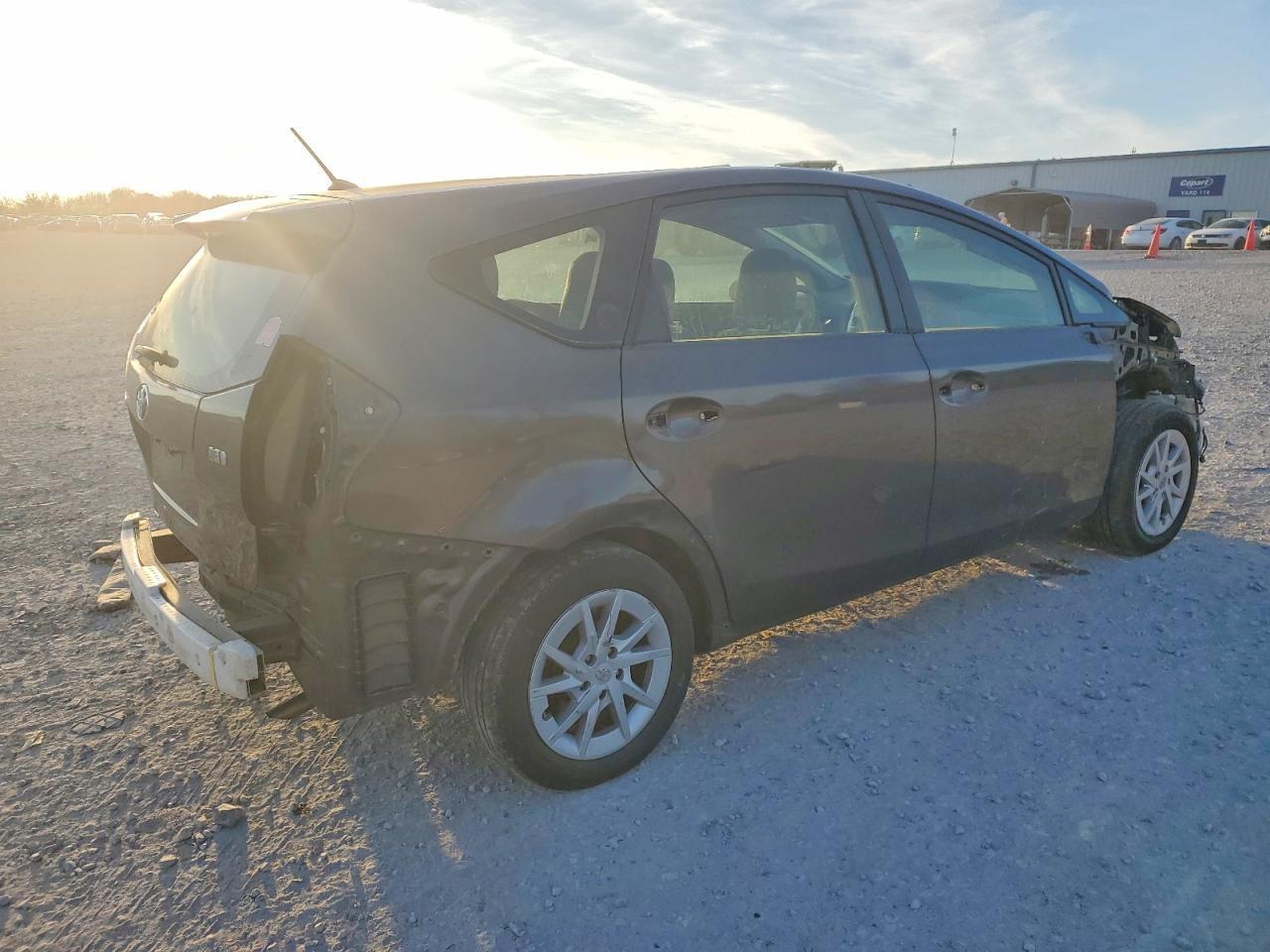 2014 Toyota Prius V - zdjęcie 3