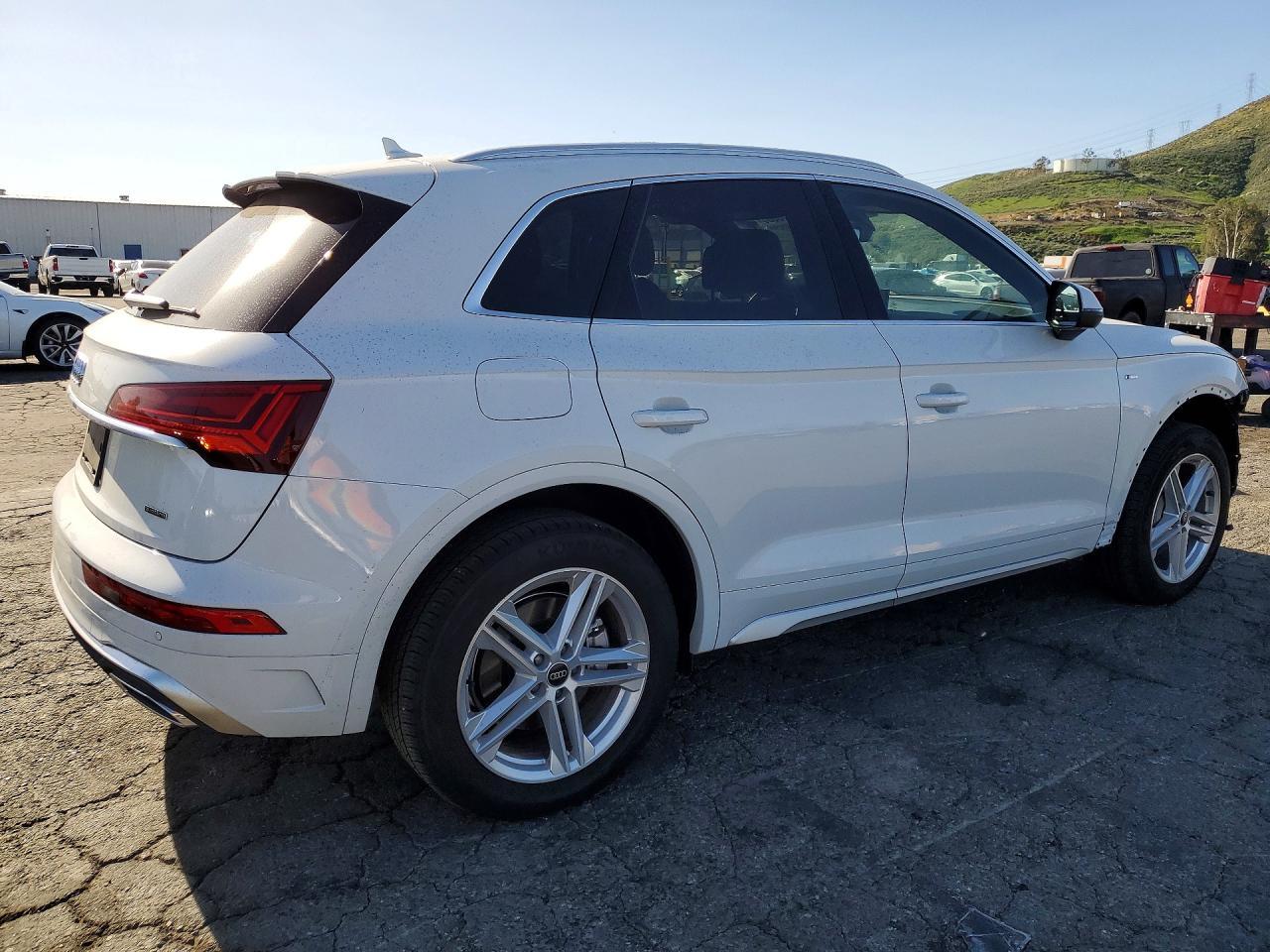 2025 Audi Q5 E Premium 55 - zdjęcie 3