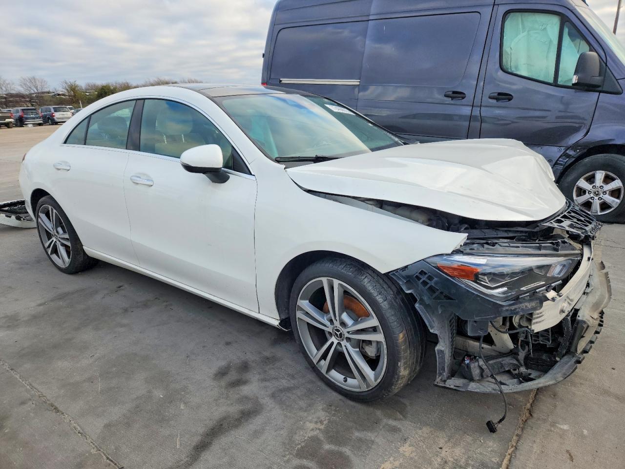 2021 Mercedes-Benz Cla 250 - zdjęcie 4