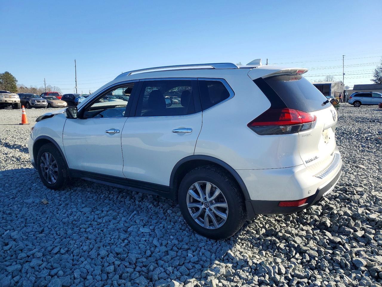 2020 Nissan Rogue Sv - zdjęcie 2