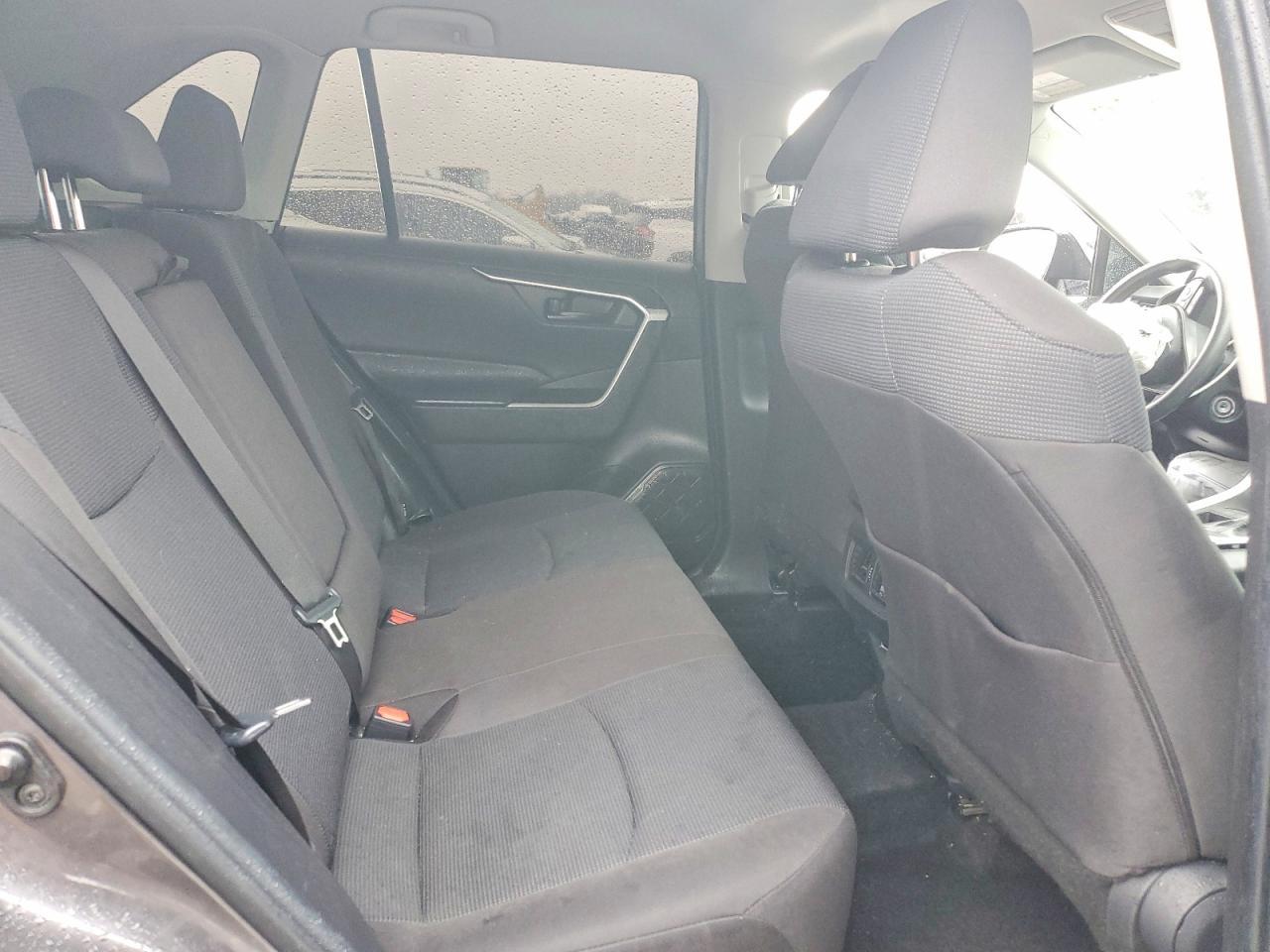 2024 Toyota Rav4 Le - zdjęcie 10