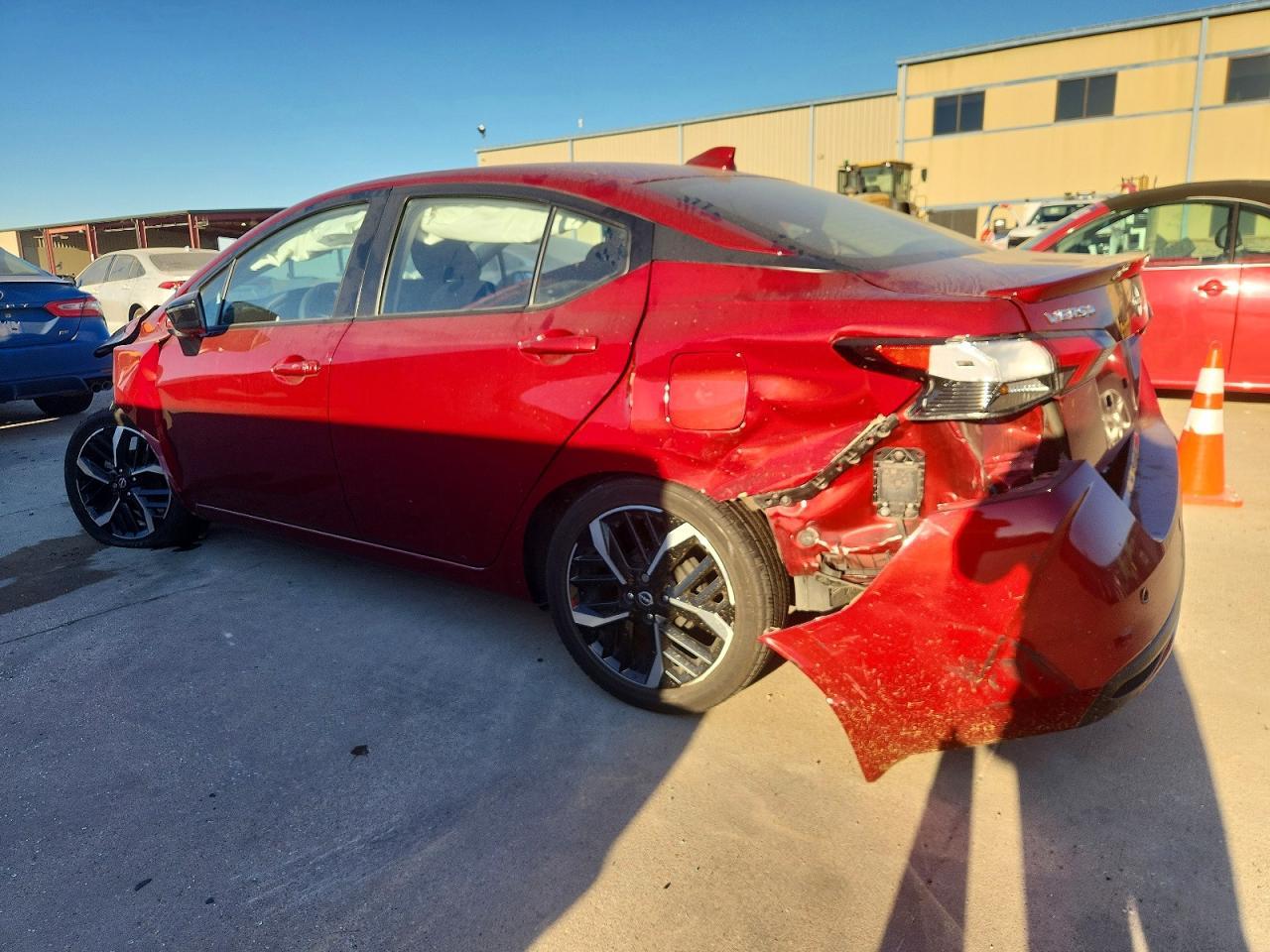 2024 Nissan Versa Sr - zdjęcie 2