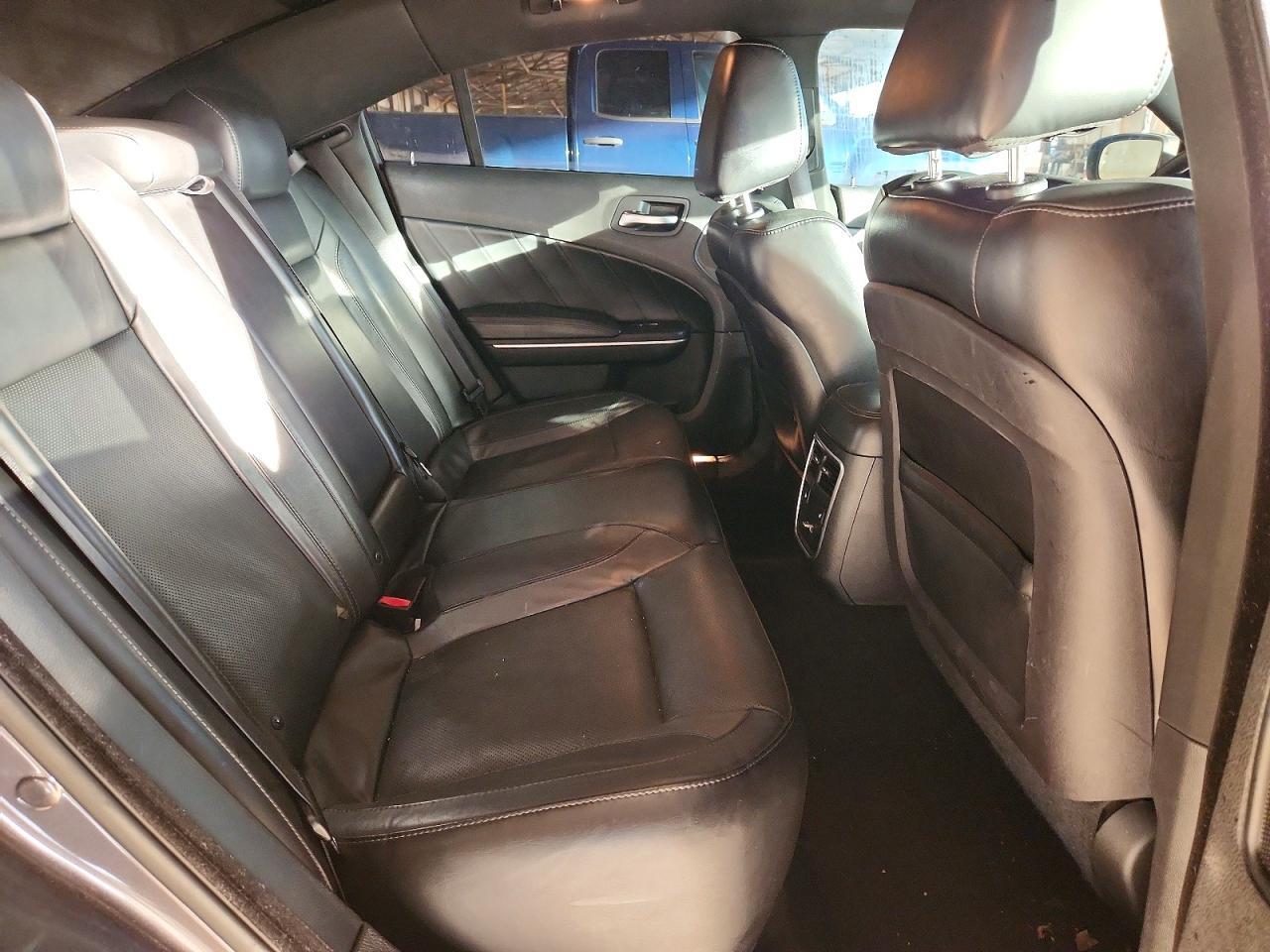 2015 Dodge Charger R/T - zdjęcie 10