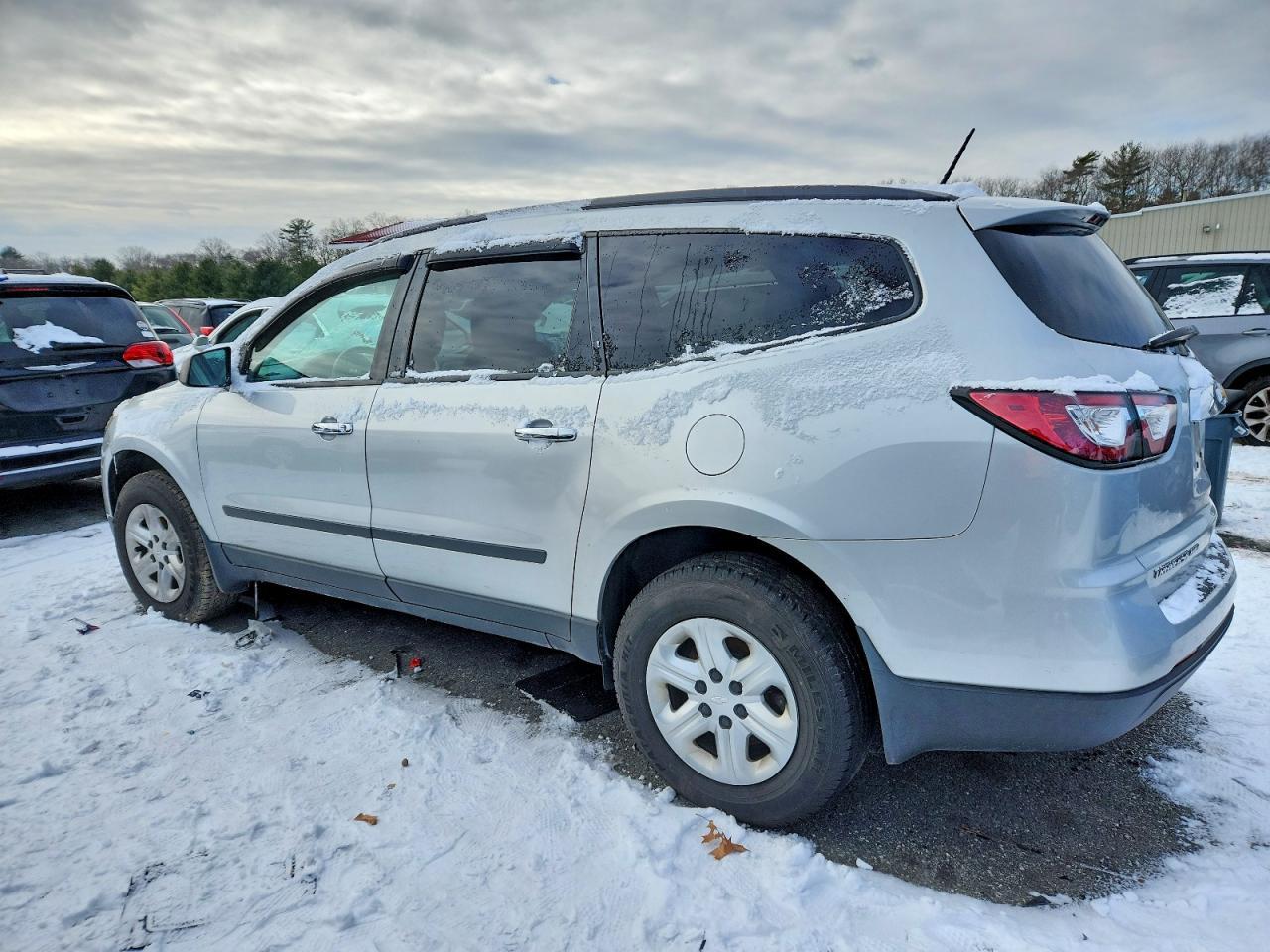 2017 Chevrolet Traverse Ls - zdjęcie 2