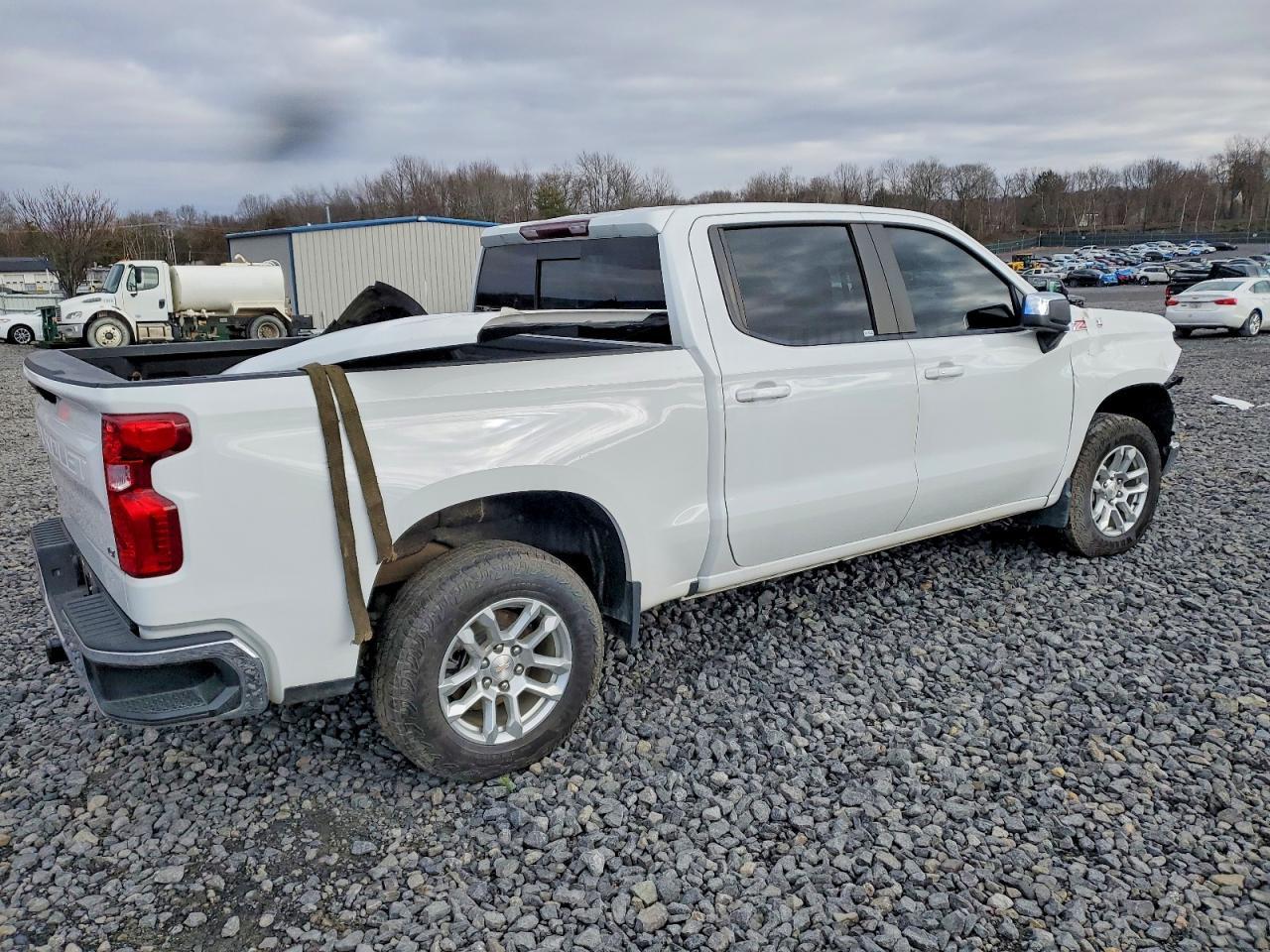 2024 Chevrolet Silverado K1500 Lt - zdjęcie 3