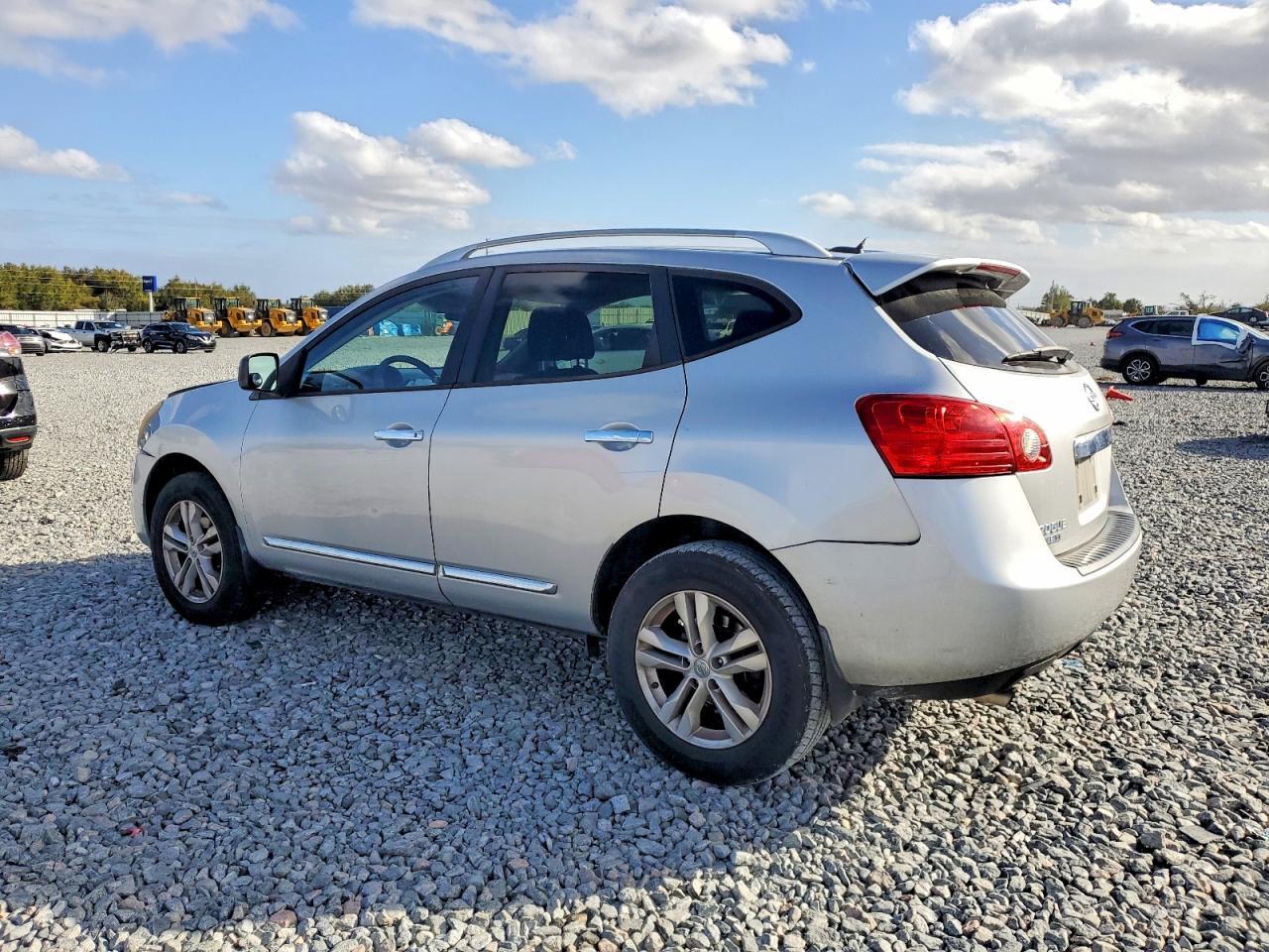 2015 Nissan Rogue Select S - zdjęcie 2