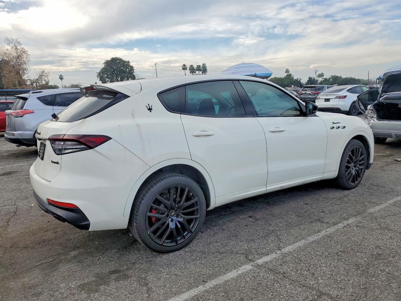 2023 Maserati Levante Modena - zdjęcie 3