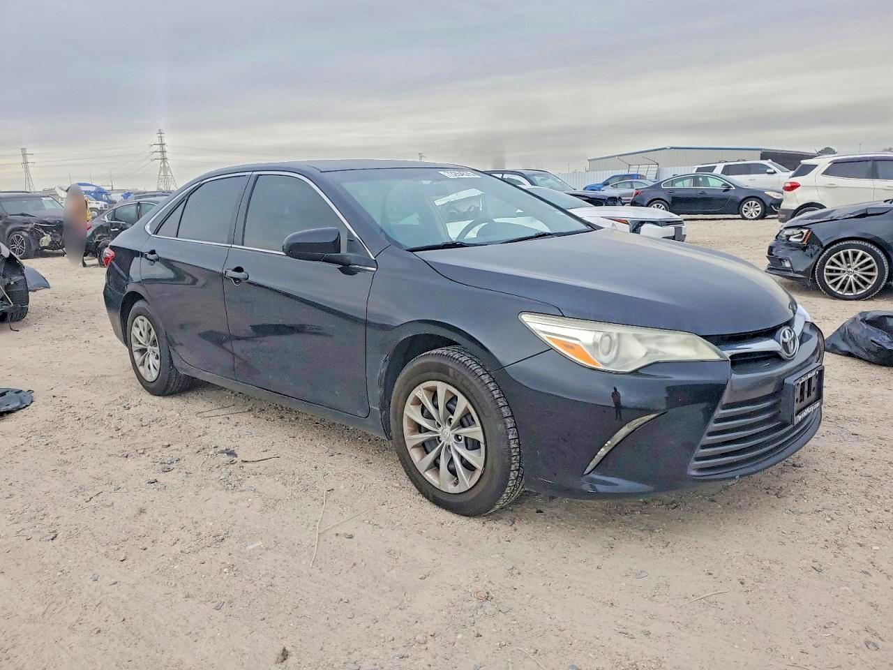 2017 Toyota Camry Le - zdjęcie 4