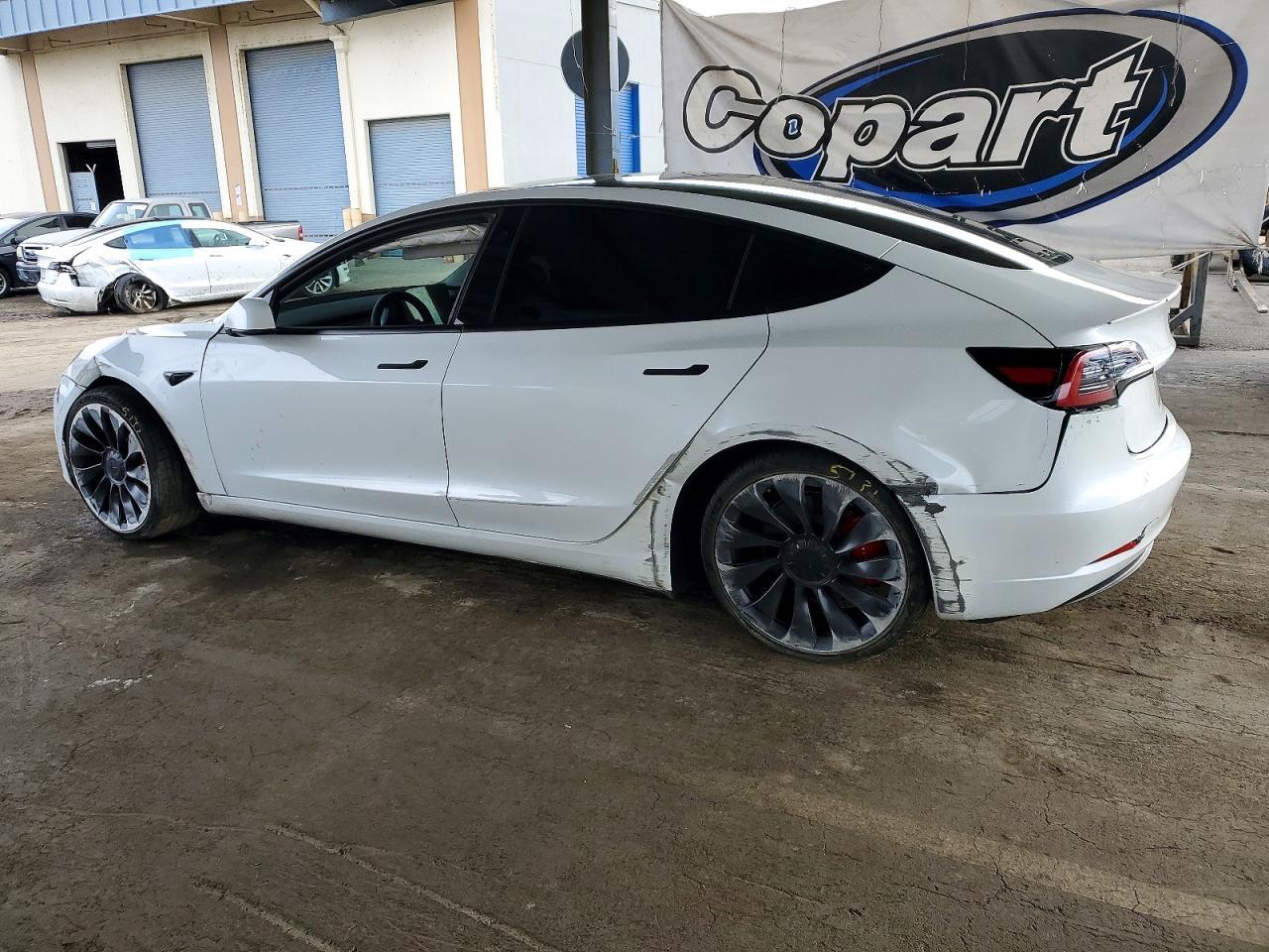 2023 Tesla Model 3 - zdjęcie 2