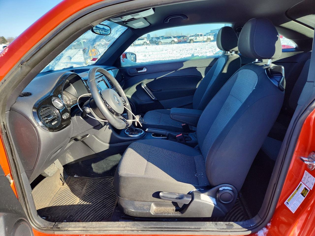 2019 Volkswagen Beetle S - zdjęcie 7